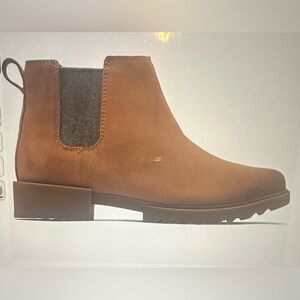 Sorel Emelie II Chelsea Boots, Size 6 1/2